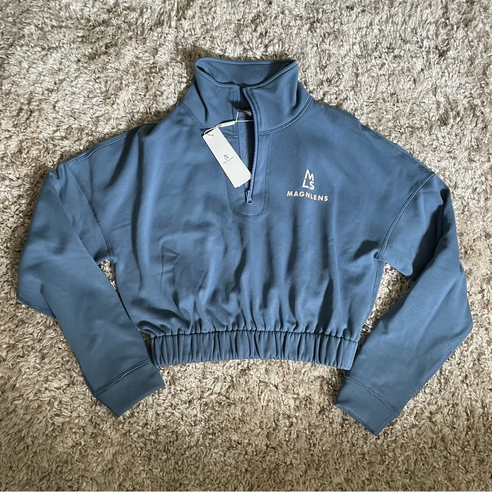 Magnlens Women’s Lady’s Club Cropped Hoodie size medium - Picture 3 of 6